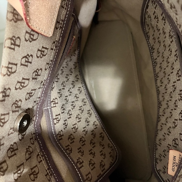 Price Drop!! Authentic New w/o tags Dooney & Burke classic monogram tote - Picture 4 of 7